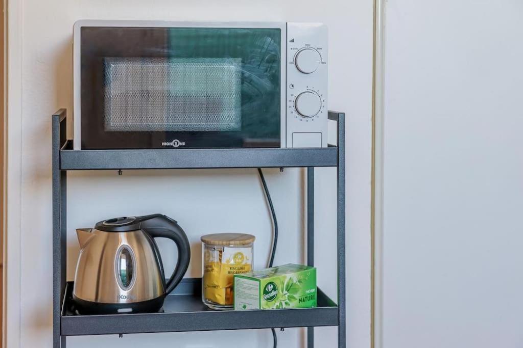Appartement Climatise Avec Terrasse Tout Equipe A 5Min De La Gare St Charles Marseille Luaran gambar